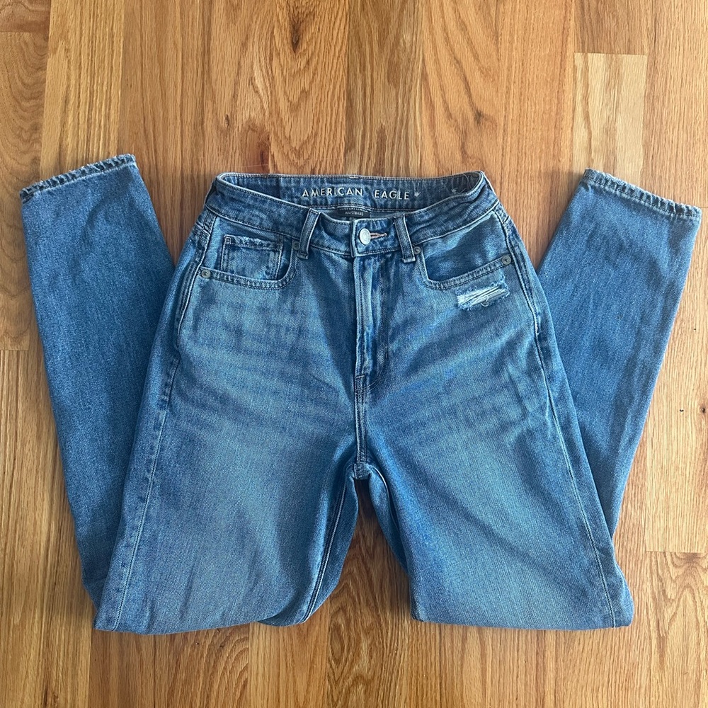 American Eagle Outfitters Women's Med Wash Mom Jean - Size 00
